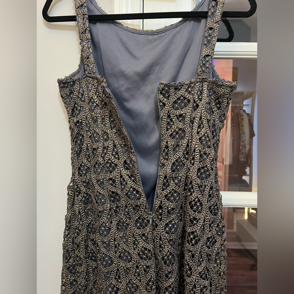 Stunning Suzy Chin sheath dress with gold brocade and grey lining. Size 4 EUC - Picture 4 of 8